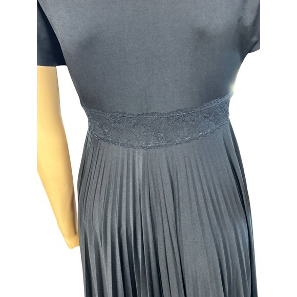Vintage Forever 21 Womens V-Neck Pleated Dress with Lace Waist Medium Black - Picture 7 of 9